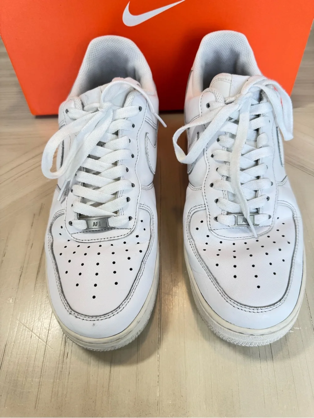 Nike Air Force 1 ’07 Triple White Men’s Size 9 Authentic